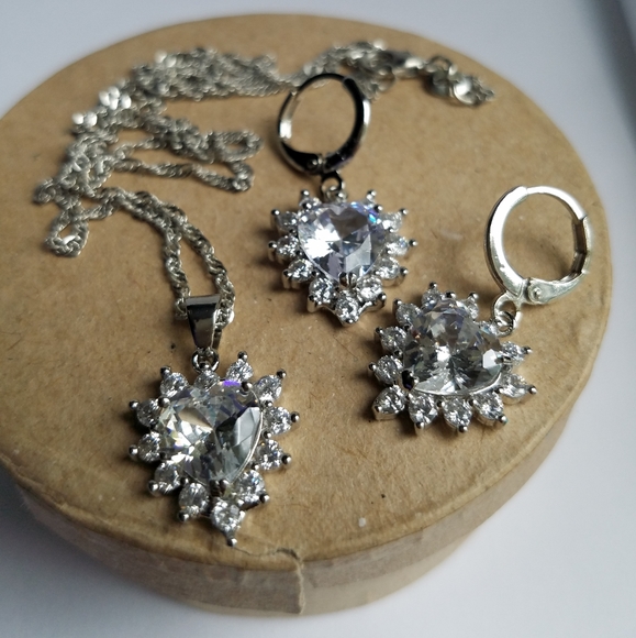 Swarovski Elements 925 Sterling Silver Heart Earrings NEW - Picture 12 of 15